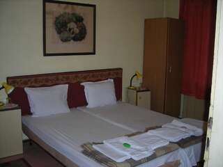 Хостелы ICO Hostel София Двухместный номер с 1 кроватью и общей ванной комнатой-4